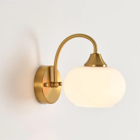 Бра Lumion Larina 8323/1W латунь/белый, металл/стекло E27 1*60W 220V