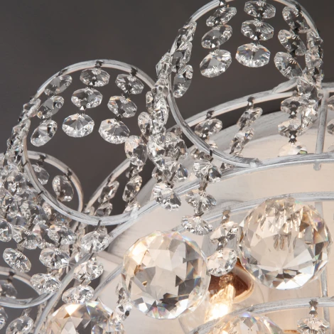 Потолочная люстра Eurosvet Charm 16017/9 белый с серебром