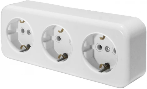 Розетка тройная с заземлением (белый) Stekker Брест 39697