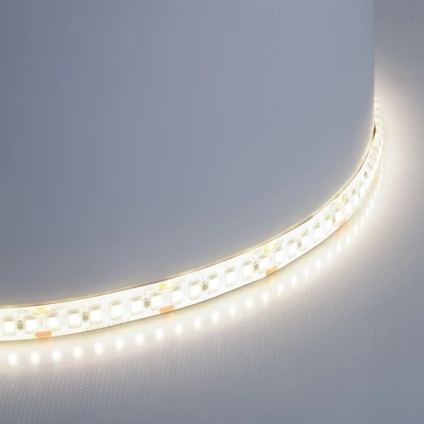 Светодиодная LED лента 180SMD(2835)/м 16Вт/м 24V 5000*10*2.3мм 6000К IP65 Feron LS512 51827