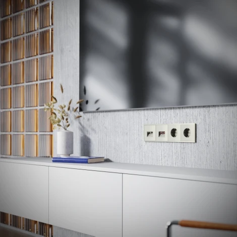 Розетка телевизионная встраиваемая TV+RJ45 Voltum S70 VLS060704 (шелк)