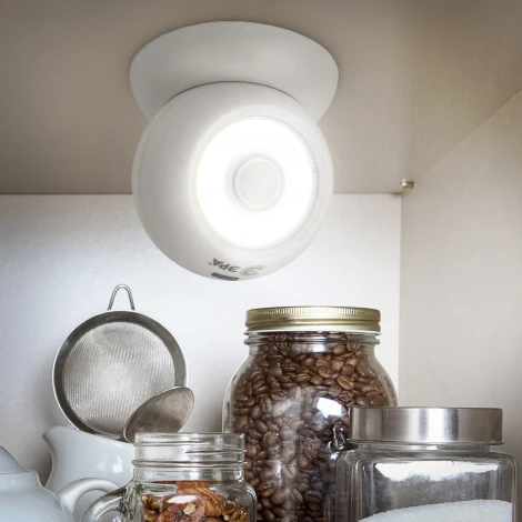 Мебельный светильник светодиодный с датчиком движения и освещенности на магнитном основании ЭРА SB-802 SB-802