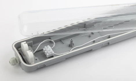 Настенно-потолочный линейный светильник ЭРА SPP-101-0-002-150 (220V, IP65)