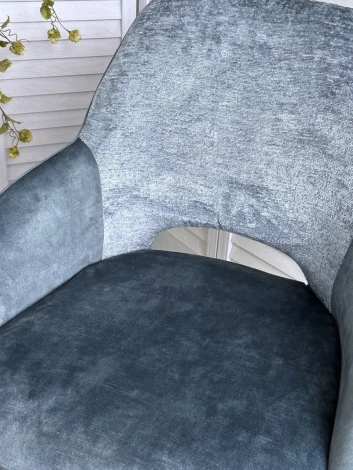 Стул BERRIES 360 град. Синий Loris-37, велюр/ темно-синий 7525-56, велюр/ черный каркас, DISAUR