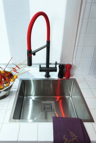 Смеситель Omoikiri Kanto PVD-GM для кухонной мойки