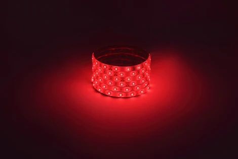 Светодиодная лента 12V 5м красный ЭРА LS2835-4,8-60-12-R-IP65-1 year-5m