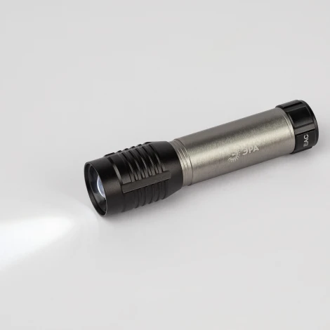 Ручной фонарь светодиодный на батарейках 5W ЭРА UB-604 UB-604
