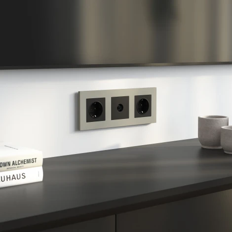 Рамка на 3 поста Slab (дымчатый софт) Werkel W0032917 (a071626)