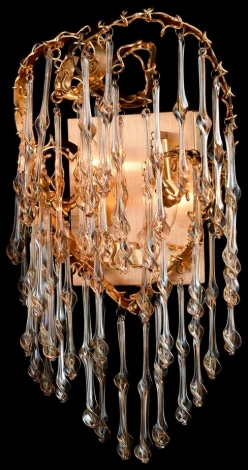 Настенный светильник Wertmark Amalia WE187.02.301