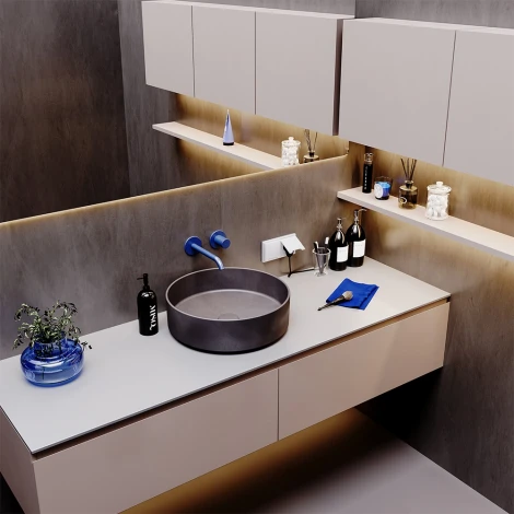 Розетка с заземлением, шторками и крышкой (белый глянцевый) Voltum S70 VLS040301