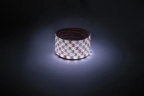 Светодиодная лента холодный белый 12V 5м ЭРА LS2835-60LED-IP65-W-eco-5m