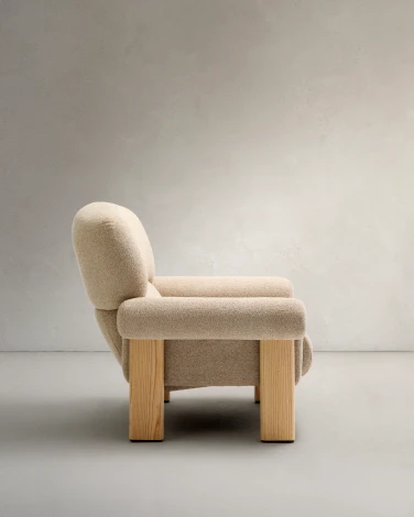 Кресло Cabana из бежевого шенилла с ножками в натуральной отделке арт.205467