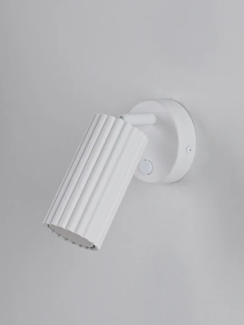 Спот с выключателем Moderli Cora V12144-1W