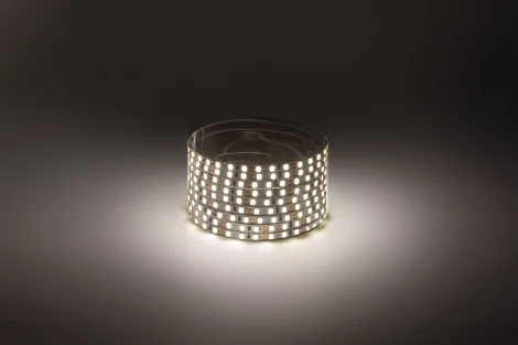 Светодиодная лента 12В дневной белый 5м ЭРА 2835-9,6-120-12-4000K-IP20-1 year