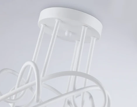 Потолочная люстра на штанге Ambrella Traditional TR80417 (220V)