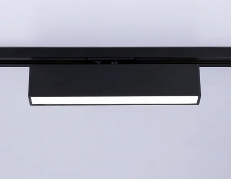 Трековый однофазный светодиодный светильник Ambrella Track System GL6767 (220V)