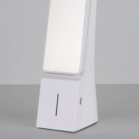 Офисная настольная лампа Eurosvet Desk белый/серебряный (TL90450)