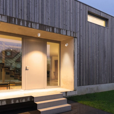 Настенный уличный светильник IP65 Mantra Saler 9101