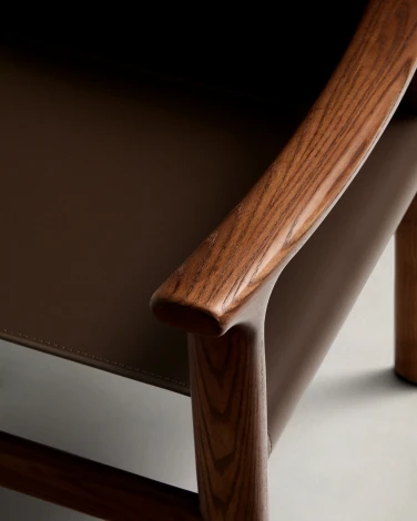 Стул Jan из переработанной кожи темно-коричневого цвета и ясеня в ореховом цвете La Forma (ex Julia Grup) 301328