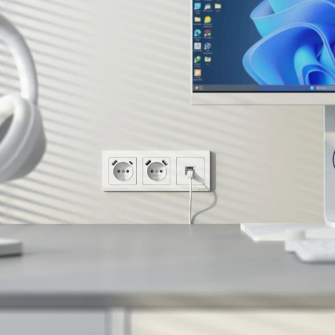 Розетка с заземлением, шторками и USB Type A+С (белый матовый) Werkel W1171761