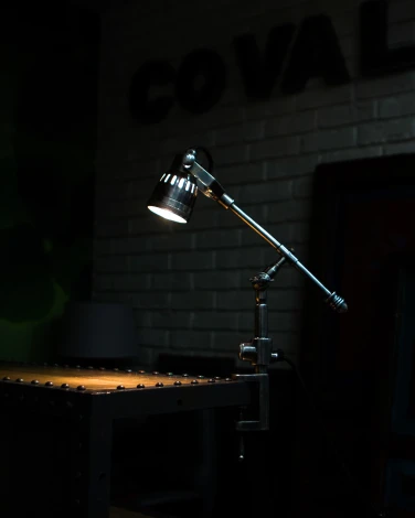 Офисная настольная лампа на струбцине Covali NL-59814 (220V)