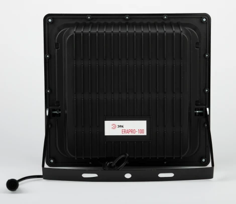 Прожектор уличный светодиодный на солнечной батарее с датчиком движения и пультомЭРА ERAPRO-100