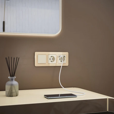 Рамка на 3 поста Elite (айвори, стекло) Werkel W0032443 (a057884)