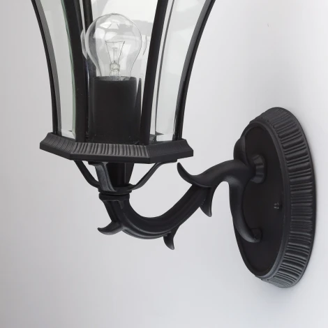 Настенный фонарь уличный DeMarkt Сандра 811020101