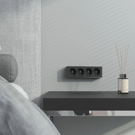 Розетка четверная с заземлением и шторками Gallant черный/хром Werkel W5072258 (a071254)