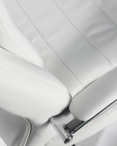 Офисное кресло для руководителей LYNDON (белый)