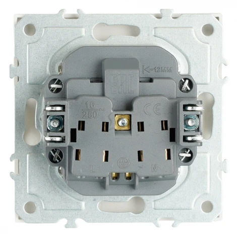 Розетка с заземлением и шторками (белый фарфор, soft touch) Stekker Эмили 50235