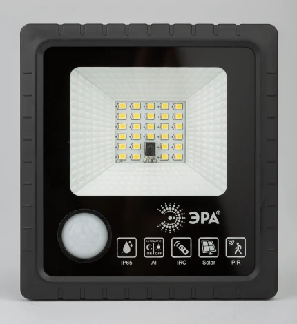 Прожектор уличный светодиодный на солнечной батарее с датчиком движения и пультом ЭРА ERAPRO-20