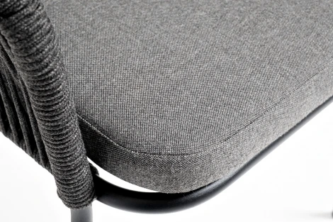 "Лион" стул плетеный из роупа, каркас из стали темно-серый (RAL7024) муар, роуп темно-серый круглый, ткань темно-серая 027 4SIS арт.УТ-00006826