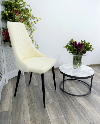 Обеденный стул M-City Руссо Premier 01 Сливочный, велюр / черный каркас