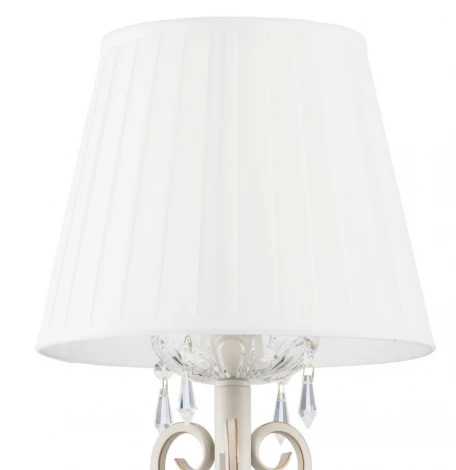 Интерьерная настольная лампа Maytoni Triumph ARM288-22-G