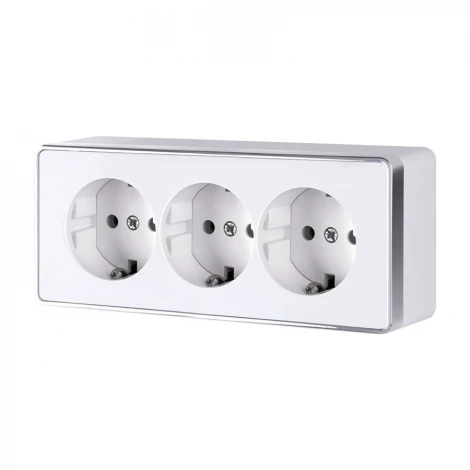 Розетка тройная с заземлением и шторками Gallant (белый) Werkel W5073101 (a051594)