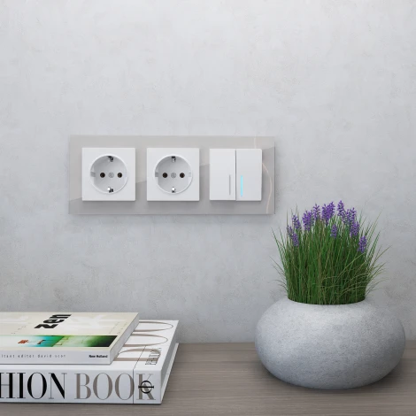 Рамка на 3 поста Favorit (дымчатый,стекло) Werkel W0031117 (a050896)