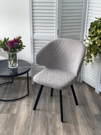 Стул M-City ХИЛТОН 360 град., цвет B22 Серый, велюр / черный каркас