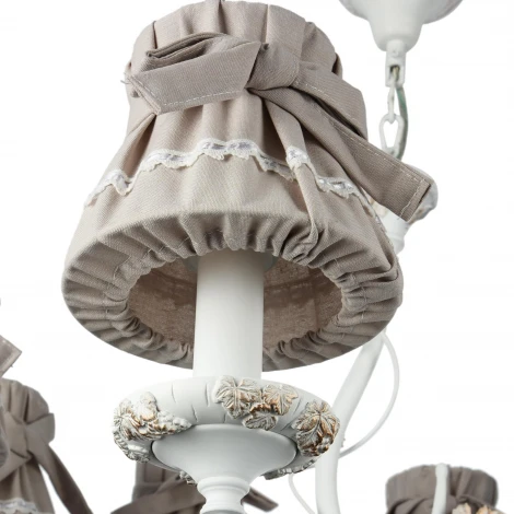 Подвесная люстра Maytoni Putto ARM393-08-W