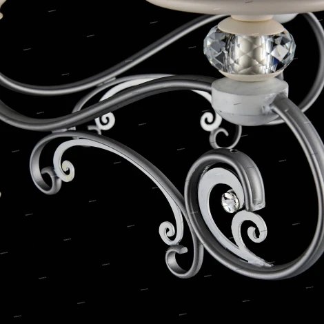 Потолочная люстра Maytoni Wings ARM993-PL-05-W