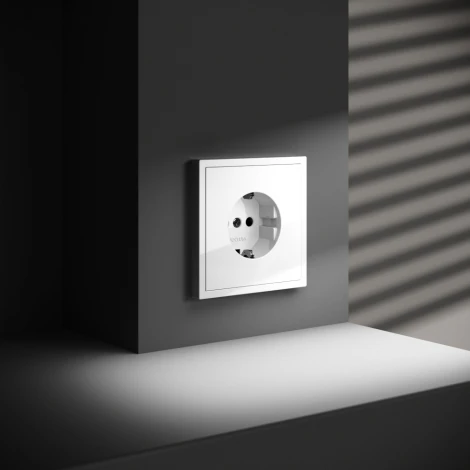 Розетка с заземлением (белый глянцевый) Voltum S70 VLS040101