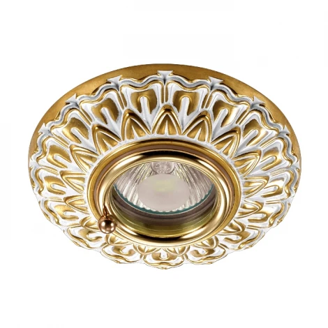 Встраиваемый точечный светильник Novotech Daisy 370051