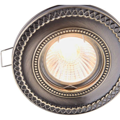 Встраиваемый точечный светильник Maytoni Metal Classic DL302-2-01-BS