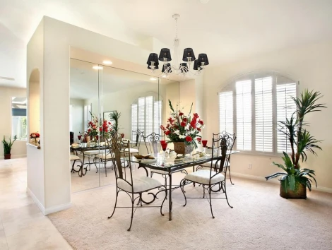 Подвесная люстра Lucia Tucci Bristol 890.8 ivory (220V, на цепи)