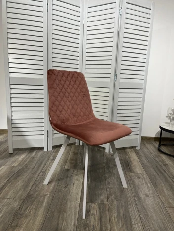 Обеденный стул M-City DAIQUIRI BLUVEL-52 PINK / белый каркас, велюр