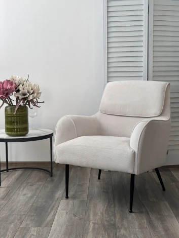 Кресло M-City MAGDA Cato-01 белый, ткань / черный каркас