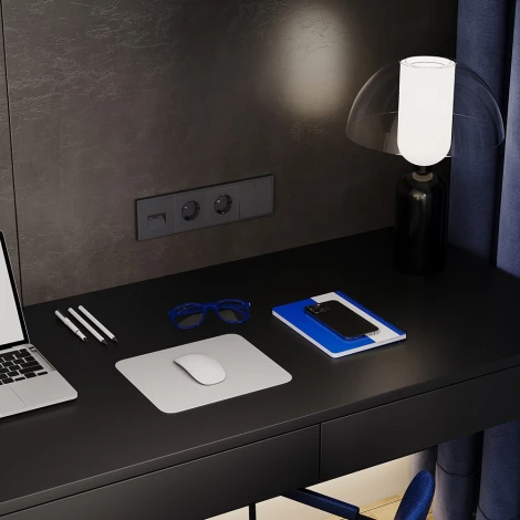 Розетка с заземлением и шторками (графит) Voltum S70 VLS040207