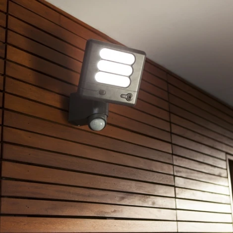 Прожектор уличный светодиодный с камерой и датчиком движения Oasis Light SECURY'LIGHT ST6255-CAM SS