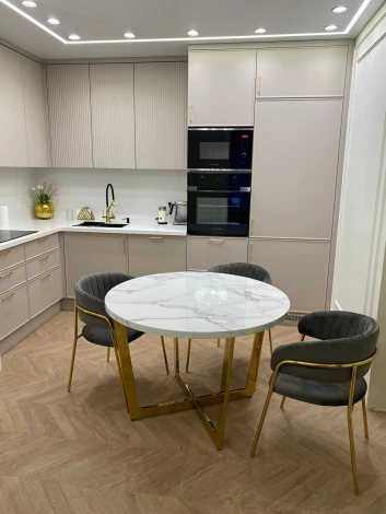 Стол обеденный IST-CASA Амали F-1374, 110х110х75 см, белый мрамор