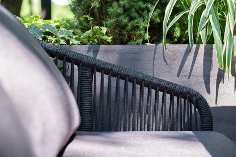 "Канны" диван 2-местный плетеный из роупа, каркас алюминий темно-серый (RAL7024) муар, роуп темно-серый круглый, ткань темно-серая 027 4SIS арт.УТ-00006845